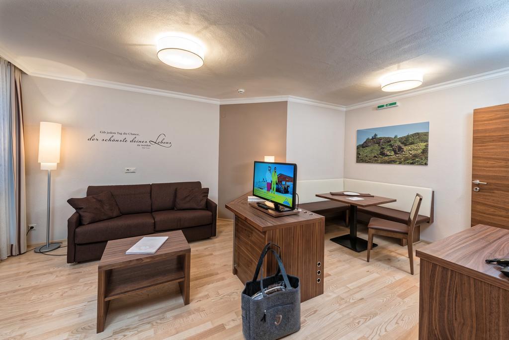 Hotel Jennys Schloessl Serfaus Room photo
